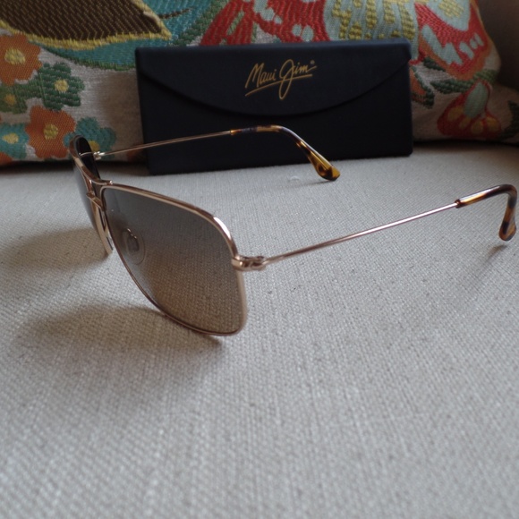 Maui Jim Wiki Wiki Aviator in Gold Titanium Frame w/Bronze Lens